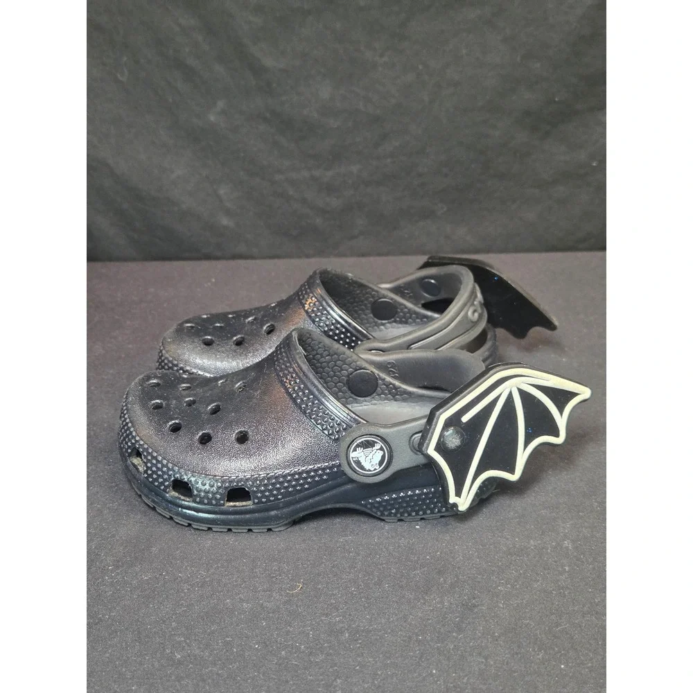Crocs‎ Kids Classic Bat Wing Glitter Clogs Black Sparkle Halloween Shoes Size C7